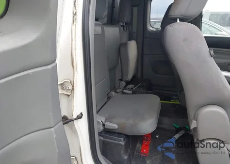 2013 Toyota Tacoma Prerunner V6 z USA, uszkodzony, nr VIN 5TFTU4GN4DX036619